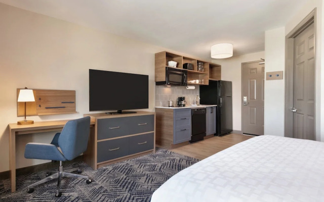 Candlewood Suites Burlington Conference Centre by IHG