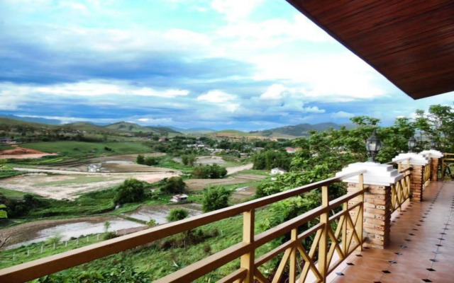 Vansana Plain of Jars Hotel