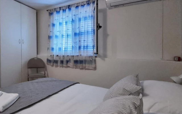 House Zlatni Otok