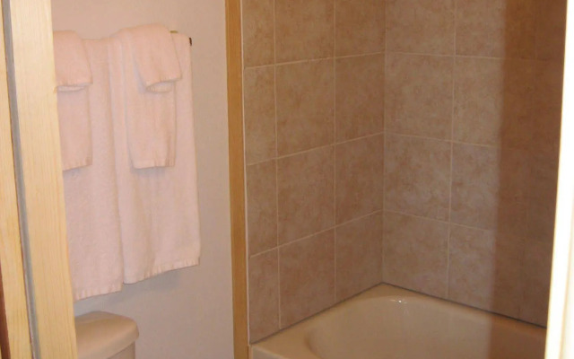 Crater Lake Inn & Retreat