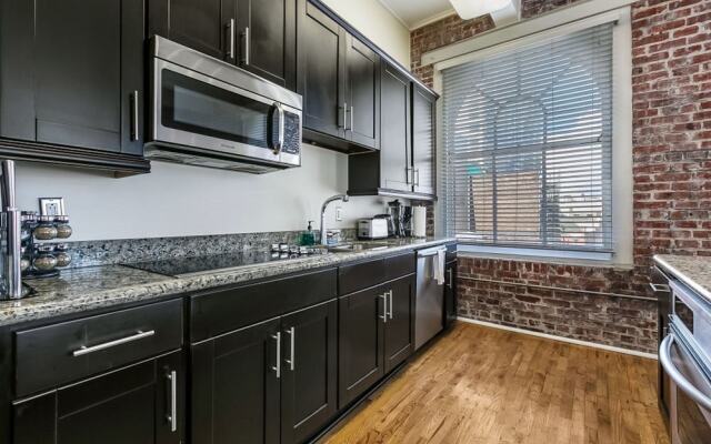 Cozy Condos near French Quarter