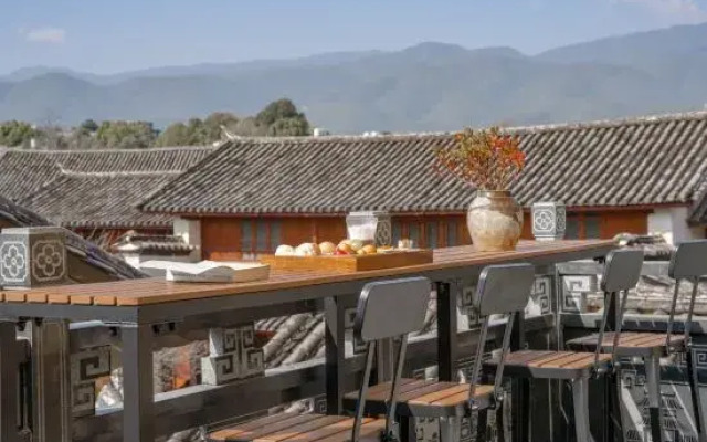 Shaxi Yishui Yifang Homestay