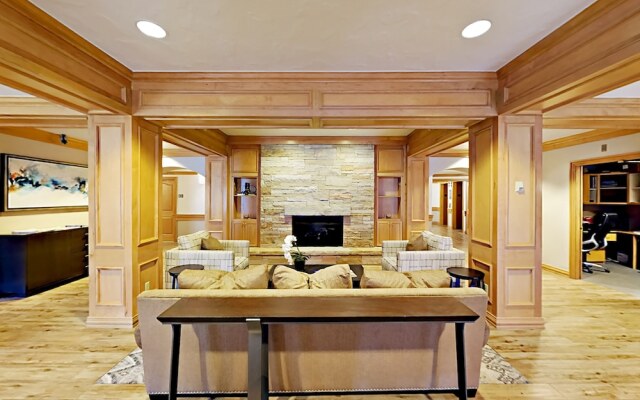 31 Avondale #105 - 3 Br Condo