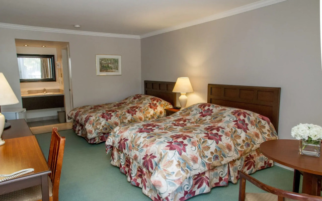 Rideau Heights Inn