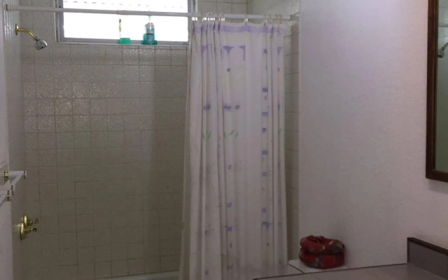 Lava Tree Tropic Inn