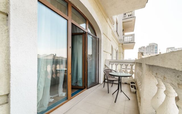 LeonRooms Onilovoy 18-2