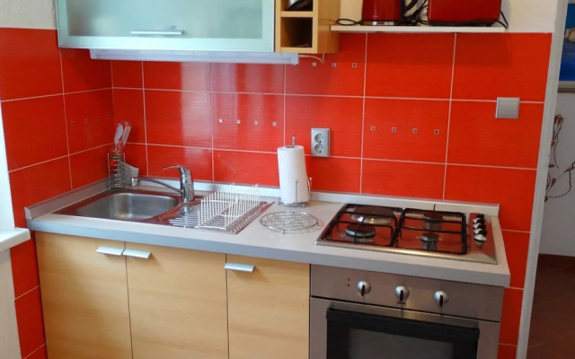 Lush and Sunny Apartment With Balcony and Sea View