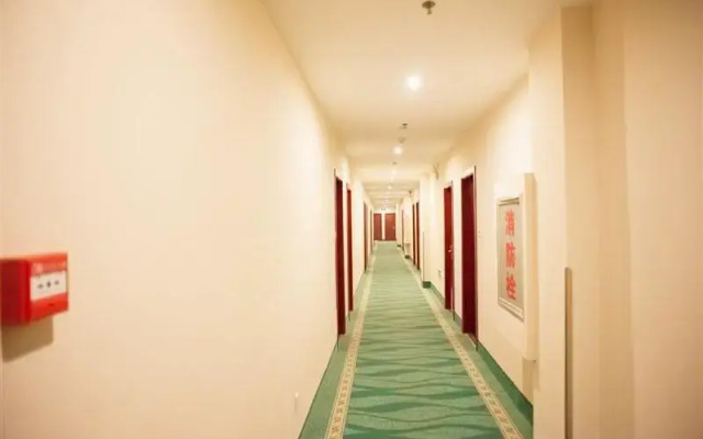 GreenTree Inn Heze Railway Station Hotel