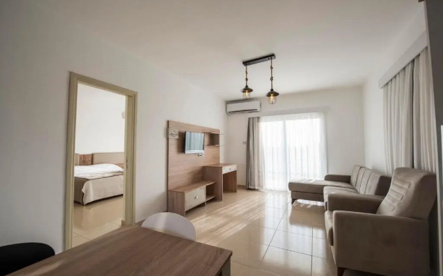 Deniz Airport Suites