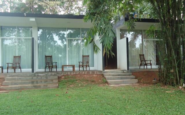 Bridge Hotel Negombo