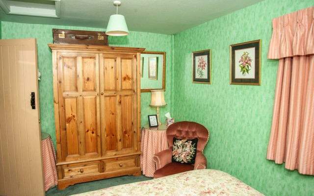 Dorrington Court