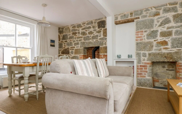 Alice Cottage
