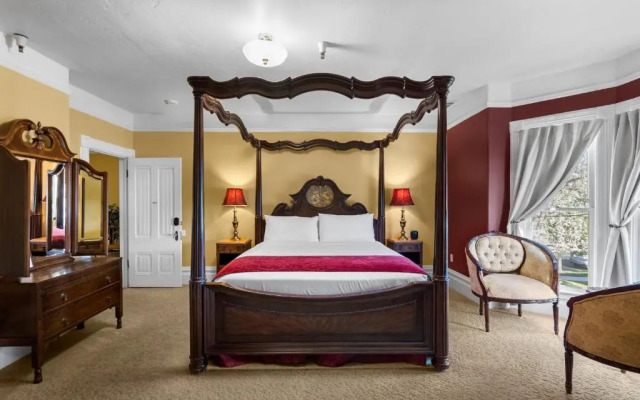Hennessey House