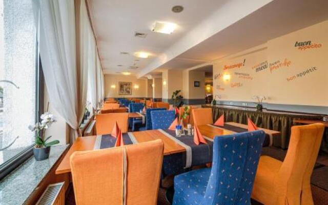 Hotel Fenix
