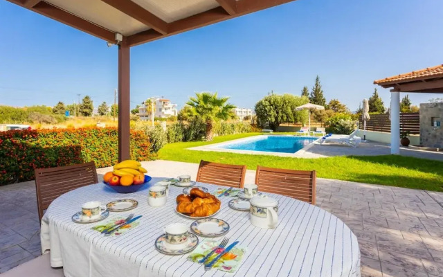 Amphitrite Villa in Gennadi