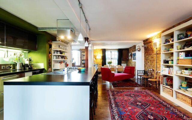Characterful London Bridge Loft