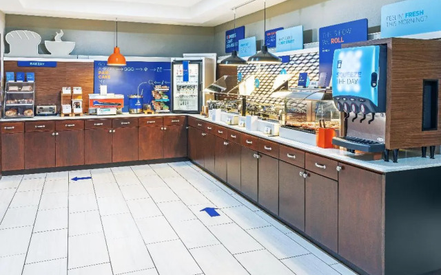 Holiday Inn Express Hotel & Suites Lafayette South by IHG