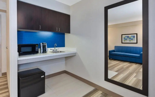 Holiday Inn Express & Suites Blacksburg - University Area by IHG