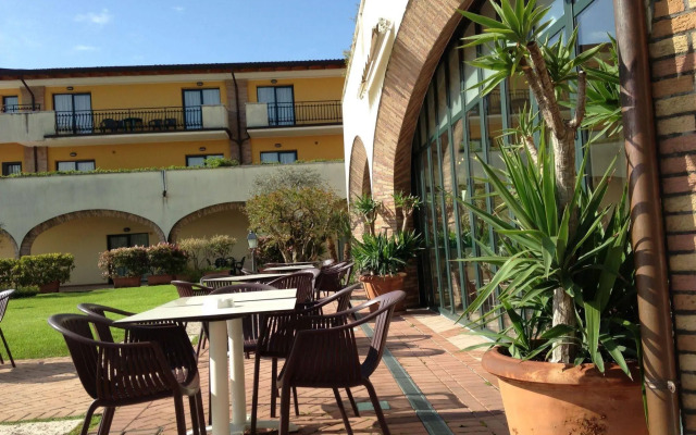 Le Terrazze Sul Lago Residence & Hotel