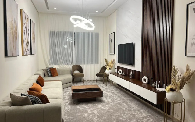 Impeccable 2-bed Rooms Apartment in Casablanca