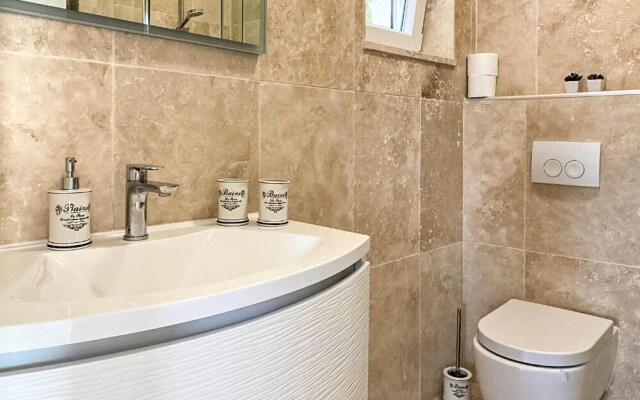 Nice Apartment in Sibenik With Wifi and 2 Bedrooms