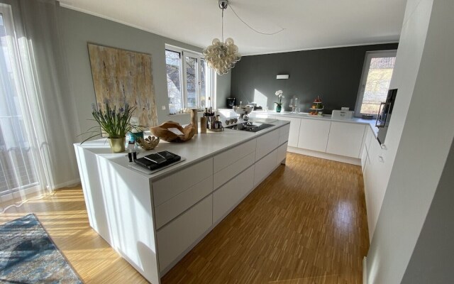 Beautiful 3-bed Apartment in Munchen