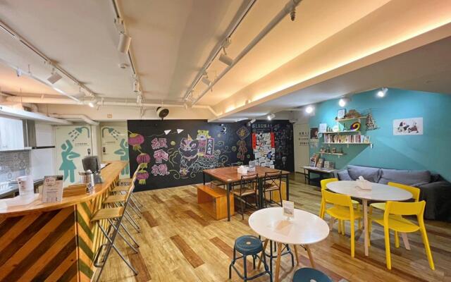 Paper Plane Hostel