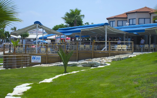 Myroandrou Beach Apartments