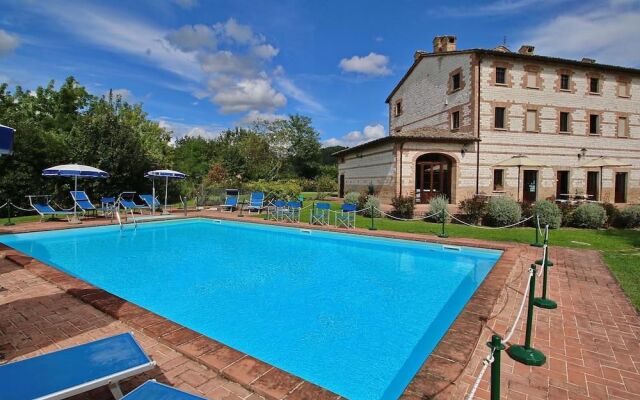 Exquisite Cottage in Marche with Swimming Pool