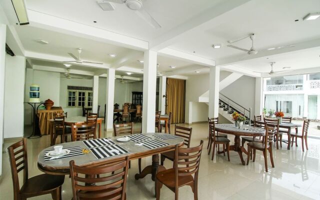 OYO 347 Hotel Empryean