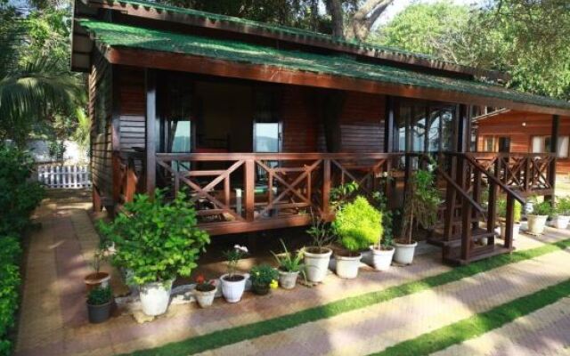 SaffronStays Little Paradise