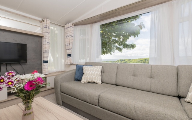 Suncrest Plus Caravan by Belvilla