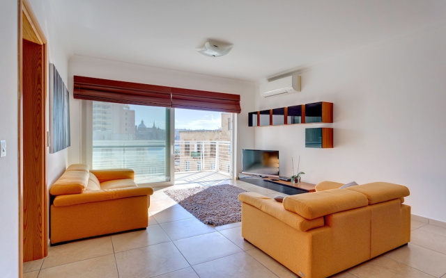 Fabulous Apartment With Pool, Upmarket Area