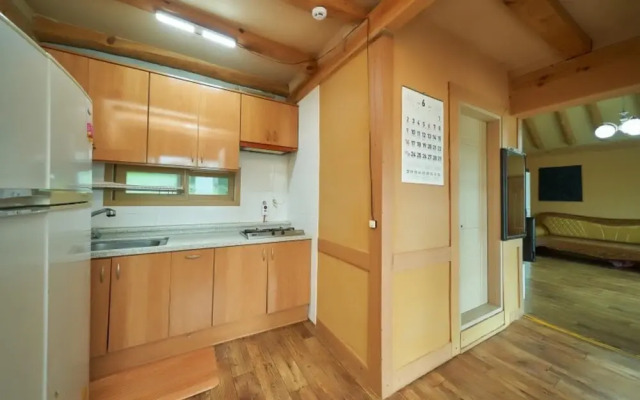 Yangyang Sky Garden Pension