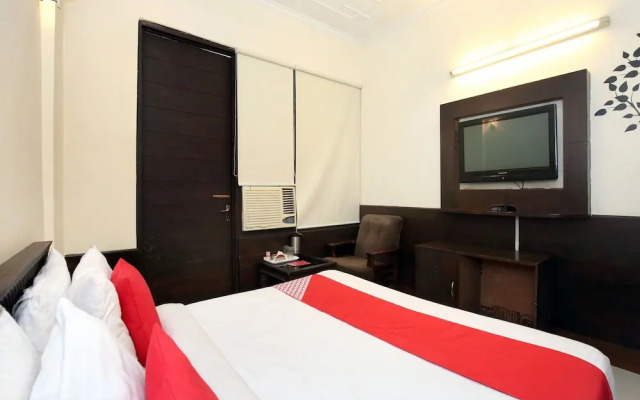 OYO 1933 Hotel City Paradise