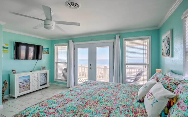 Marvelous Oceanfront Home w/ Stunning Views