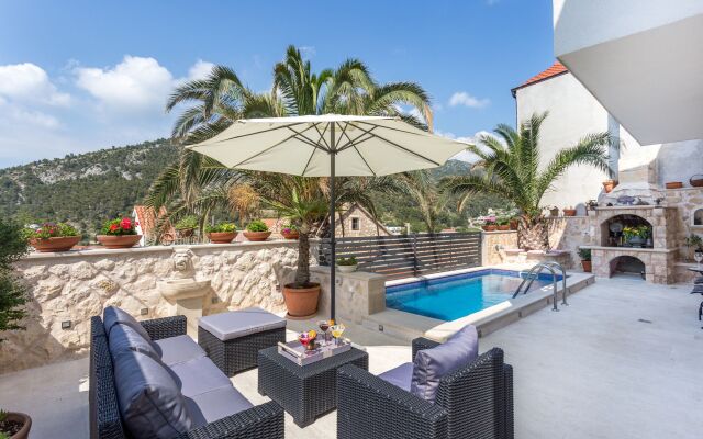 Villa Capitis in the Centre - Private pool