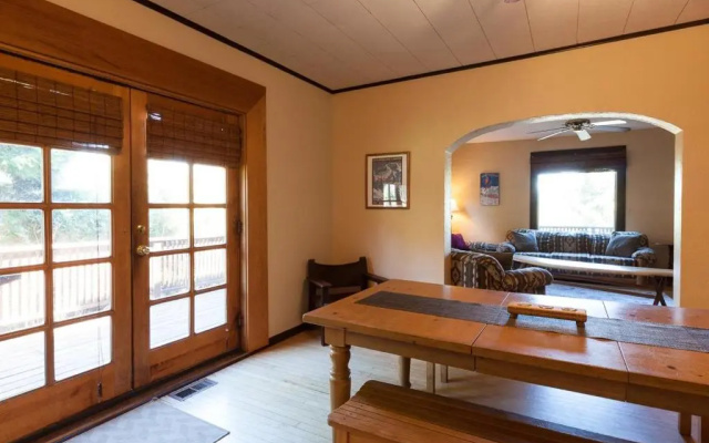 Heartbreak-Rvr/Mt View-4BR/2BA