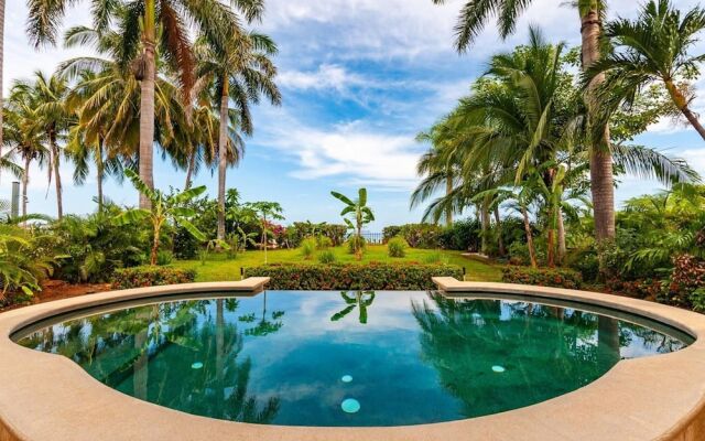 Casa Tigre - Large 7 bedroom Oceanfront Retreat Home