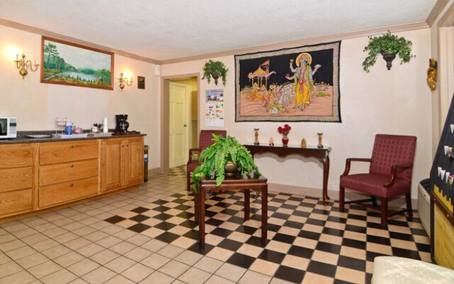 Motel 6 Sandersville, GA