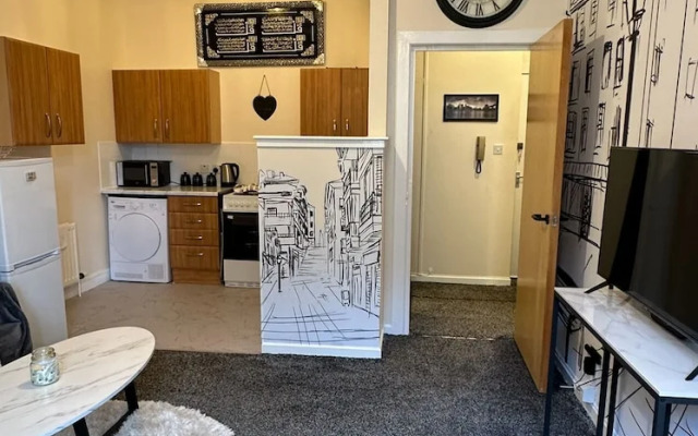 Central Glasgow Apartment - Sleeps 2 & Kitchen