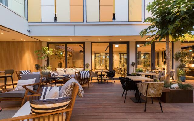 Hotel Indigo Larnaca by IHG