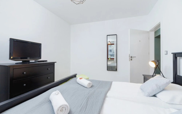 Premium Apartment Ludwinowska by Renters