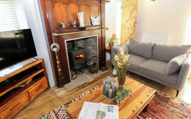 Eastend Cottage