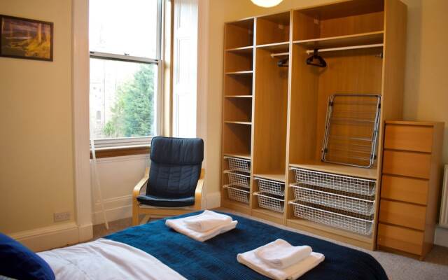 Bright 3 Bedroom Central Apartment