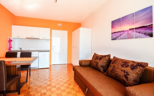 Apartment Mira