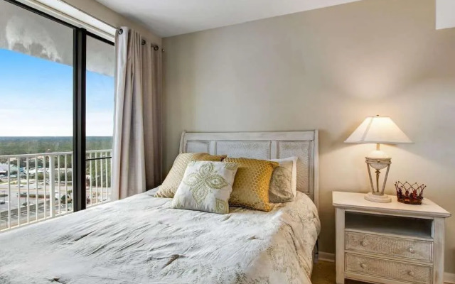 Pelican Pointe 1406 by RedAwning