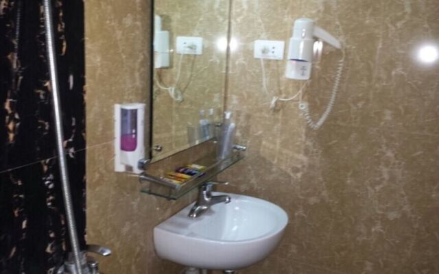 Tran Gia Hotel Huynh Thuc Khang