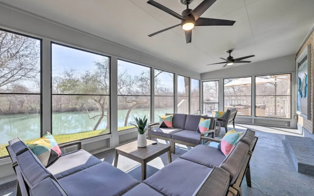 Riverfront Seguin Home w/ Dock: 3 Mi to Dtwn!