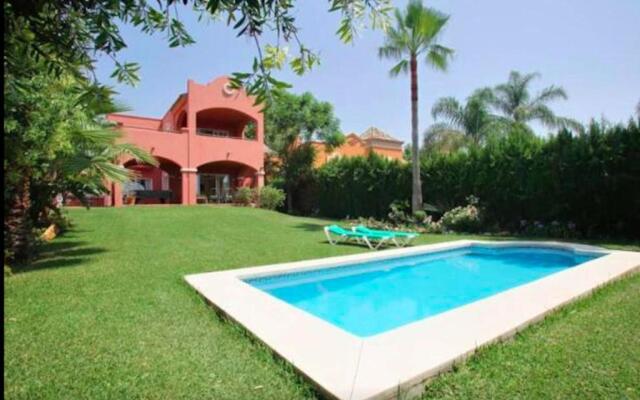 Villa 9 La Alzambra-Puerto Banus